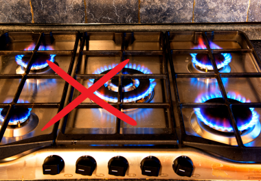 Не використовуйте газову плиту для обігріву приміщення