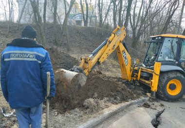 Оперативно провели ремонтні роботи на газопроводі та попередили аварійну ситуацію в трьох мікрорайонах м. Полтава. 